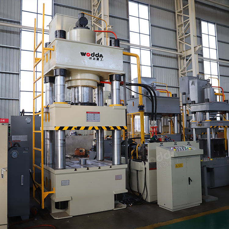 500噸四柱三梁液壓機.jpg 500噸四柱三梁液壓機.jpg